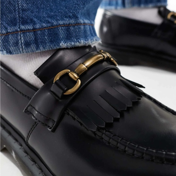 Dr Martens Adrian Snaffle Black Fringe Loafer Size 9 Women / 8 Men NIB - Picture 2 of 10